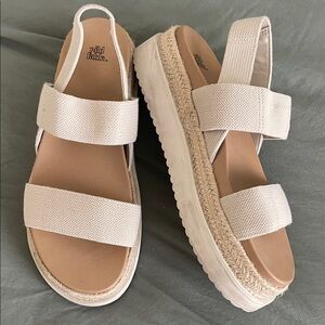 Wild Fable Women's Tan Espadrille Sandals